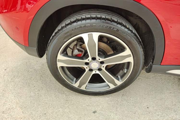 Used Mercedes-Benz GLA 2016 GLA 220 4MATIC Luxury Model Right Rear Wheel Hub
