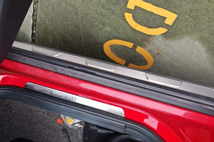 Used Mercedes-Benz GLA 2016 GLA 200 Fashion Model Right Side Sill