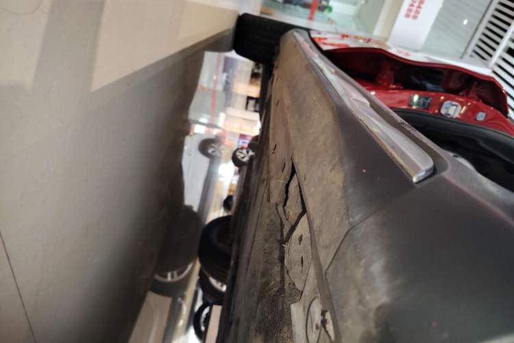 Used Mercedes-Benz GLA 2016 GLA 220 4MATIC Fashion Edition Right Side Sill