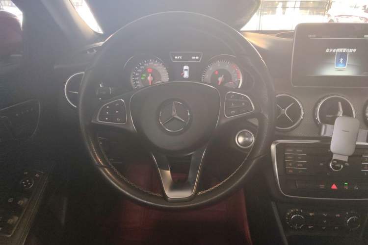 Used Mercedes-Benz GLA 2016 GLA 200 Fashion Model Steering Wheel