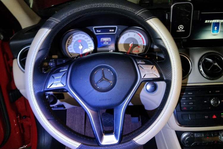 Used Mercedes-Benz GLA 2016 GLA 200 Sport Edition Steering Wheel