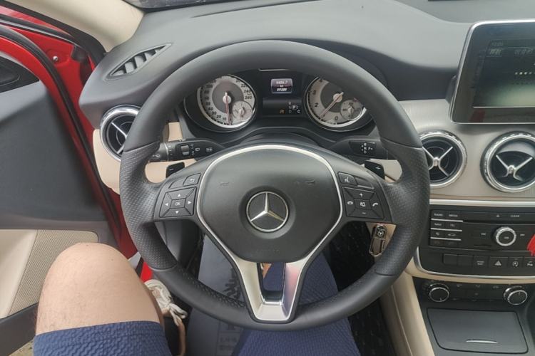 Used Mercedes-Benz GLA 2016 GLA 200 Sport Edition Steering Wheel