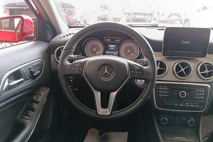 Used Mercedes-Benz GLA 2016 GLA 200 Fashion Model Steering Wheel