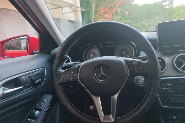 Used Mercedes-Benz GLA 2016 GLA 200 Fashion Model Steering Wheel