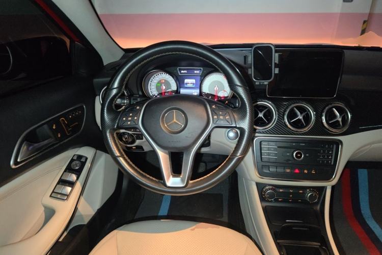 Used Mercedes-Benz GLA 2016 GLA 200 Sport Edition Steering Wheel