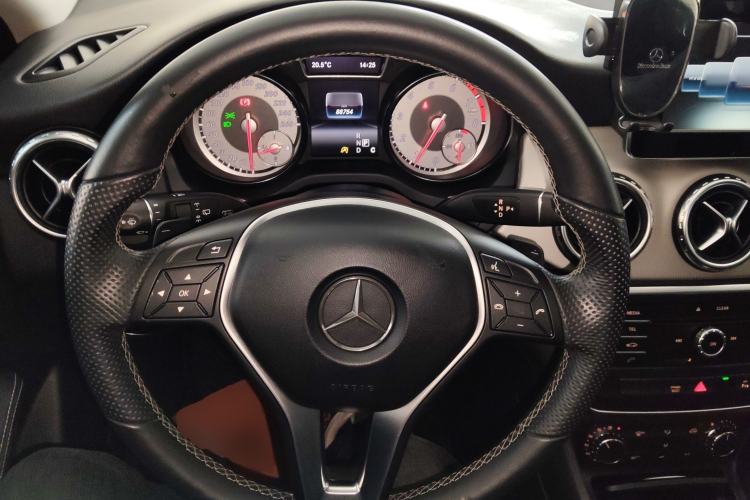 Used Mercedes-Benz GLA 2016 GLA 200 Sport Edition Steering Wheel