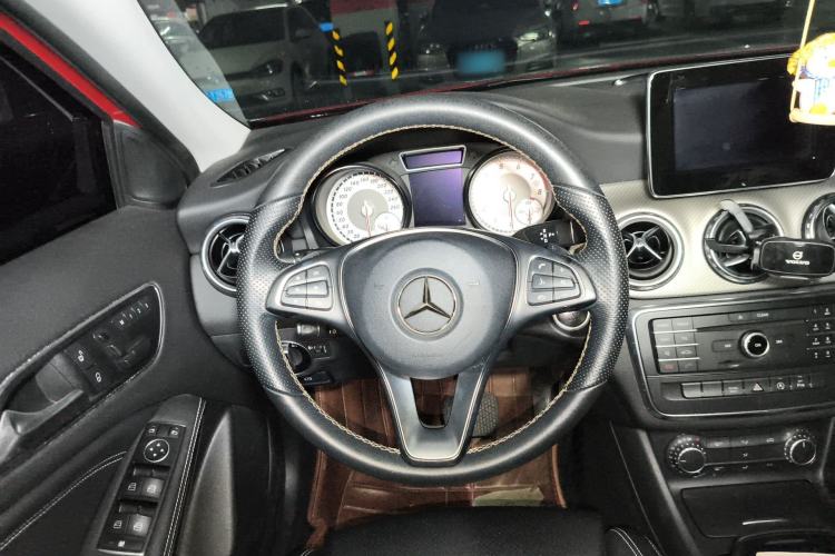 Used Mercedes-Benz GLA 2016 GLA 200 Sport Edition Steering Wheel