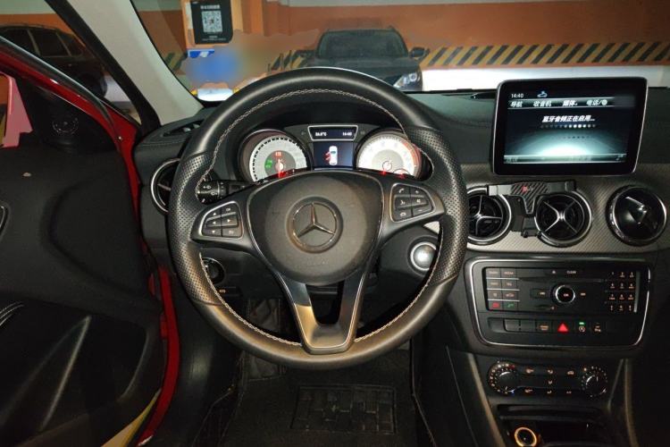Used Mercedes-Benz GLA 2016 GLA 200 Fashion Model Steering Wheel