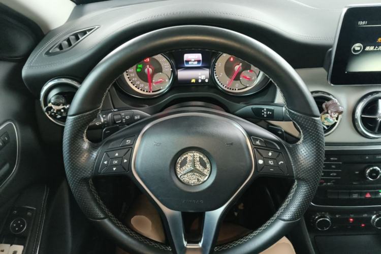Used Mercedes-Benz GLA 2016 GLA 200 Fashion Model Steering Wheel