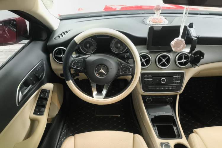 Used Mercedes-Benz GLA 2016 GLA 200 Sport Edition Steering Wheel