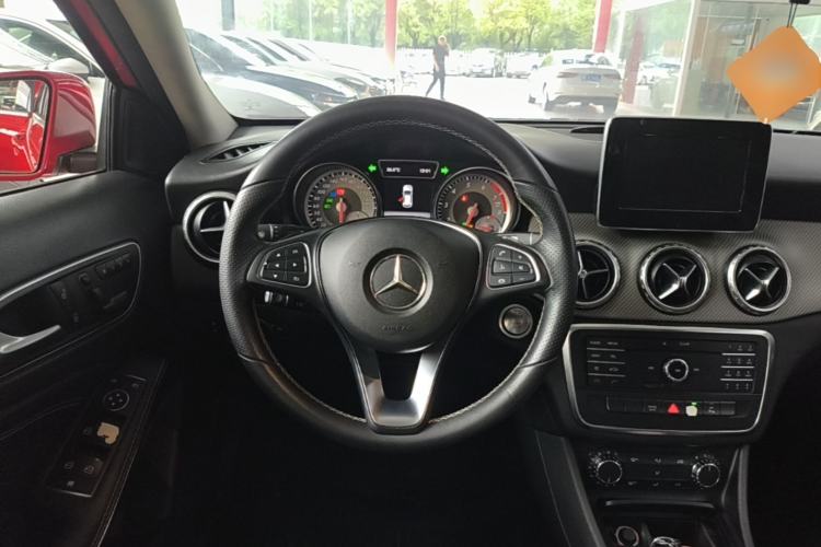 Used Mercedes-Benz GLA 2016 GLA 200 Sport Edition Steering Wheel
