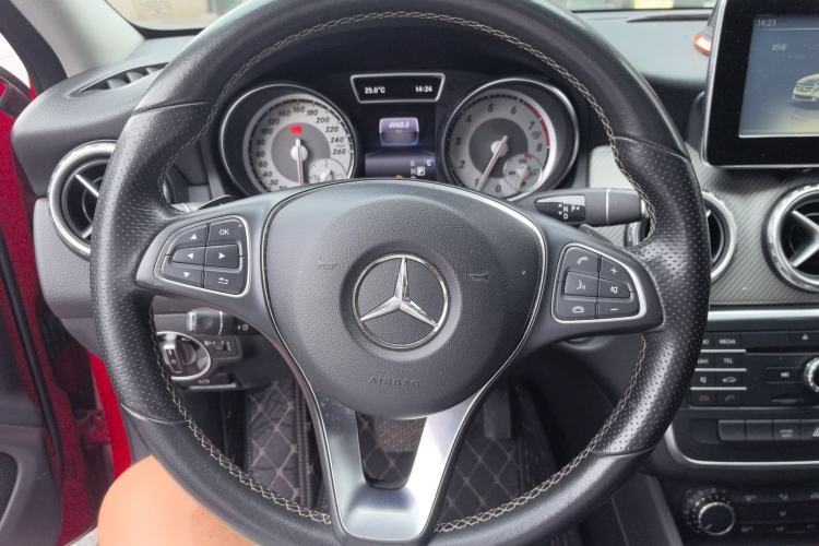 Used Mercedes-Benz GLA 2016 GLA 200 Sport Edition Steering Wheel