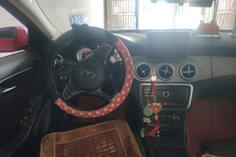 Used Mercedes-Benz GLA 2016 GLA 200 Sport Edition Steering Wheel
