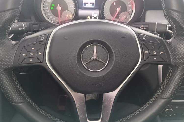 Used Mercedes-Benz GLA 2016 GLA 200 Fashion Model Steering Wheel