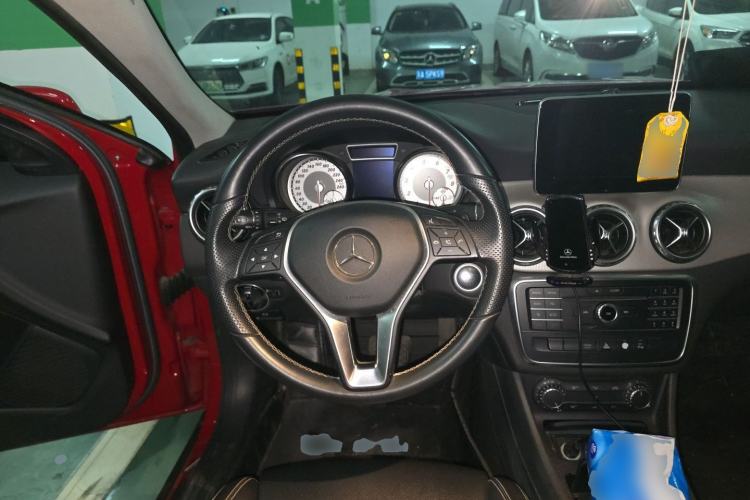 Used Mercedes-Benz GLA 2016 GLA 200 Sport Edition Steering Wheel