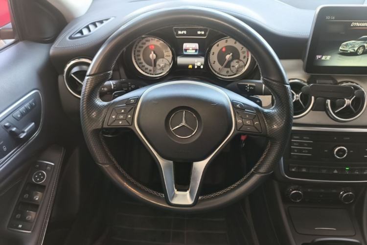 Used Mercedes-Benz GLA 2016 GLA 220 4MATIC Fashion Edition Steering Wheel