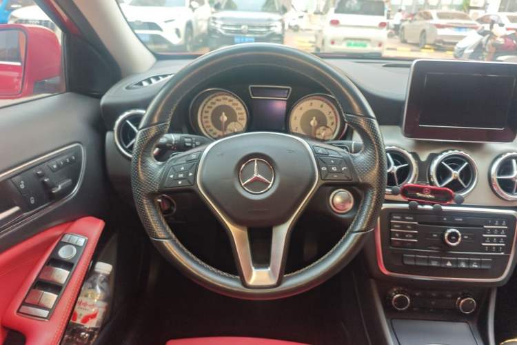 Used Mercedes-Benz GLA 2016 GLA 200 Fashion Model Steering Wheel
