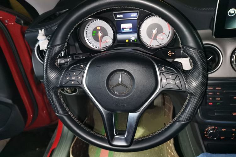 Used Mercedes-Benz GLA 2016 GLA 200 Fashion Model Steering Wheel