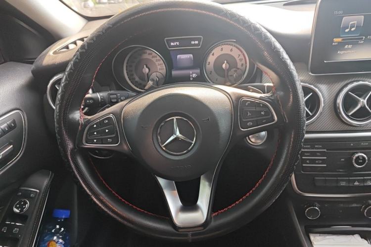 Used Mercedes-Benz GLA 2016 GLA 200 Sport Edition Steering Wheel