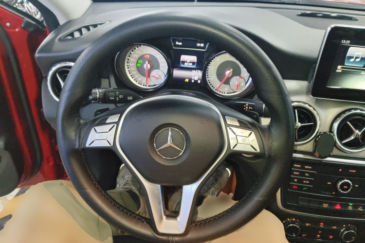 Used Mercedes-Benz GLA 2016 GLA 200 Sport Edition Steering Wheel