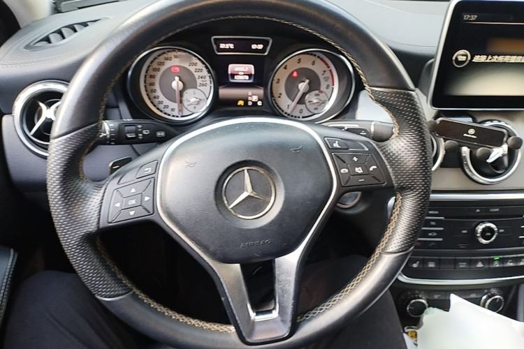 Used Mercedes-Benz GLA 2016 GLA 220 4MATIC Fashion Edition Steering Wheel