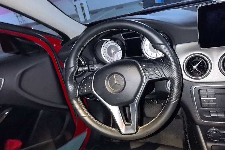 Used Mercedes-Benz GLA 2016 GLA 200 Sport Edition Steering Wheel