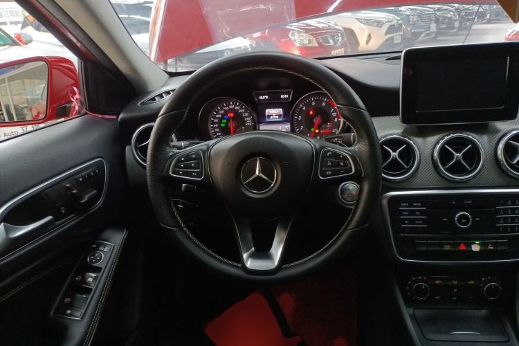 Used Mercedes-Benz GLA 2016 GLA 200 Sport Edition Steering Wheel