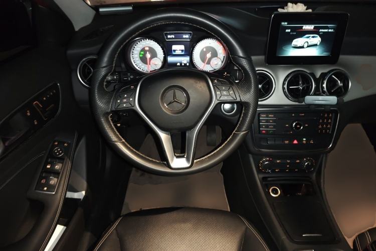 Used Mercedes-Benz GLA 2016 GLA 200 Sport Edition Steering Wheel