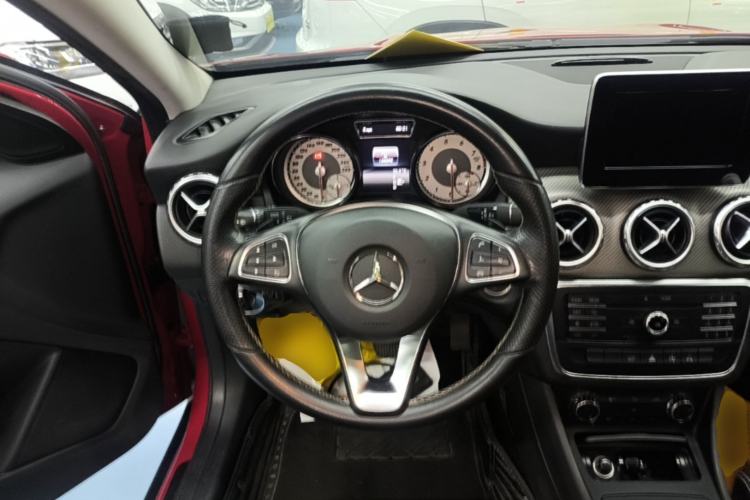 Used Mercedes-Benz GLA 2016 GLA 200 Sport Edition Steering Wheel