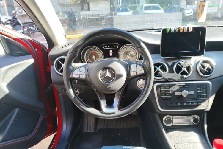 Used Mercedes-Benz GLA 2016 GLA 200 Sport Edition Steering Wheel