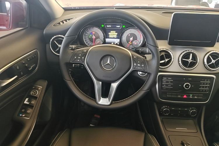 Used Mercedes-Benz GLA 2016 GLA 200 Fashion Model Steering Wheel