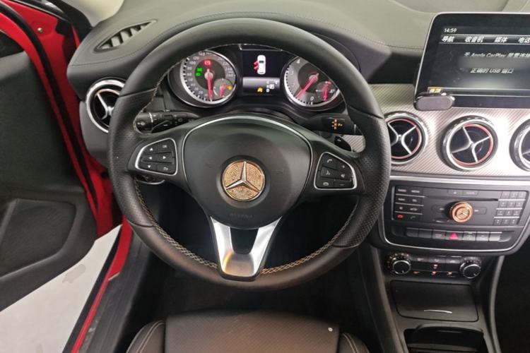 Used Mercedes-Benz GLA 2016 GLA 200 Fashion Model Steering Wheel
