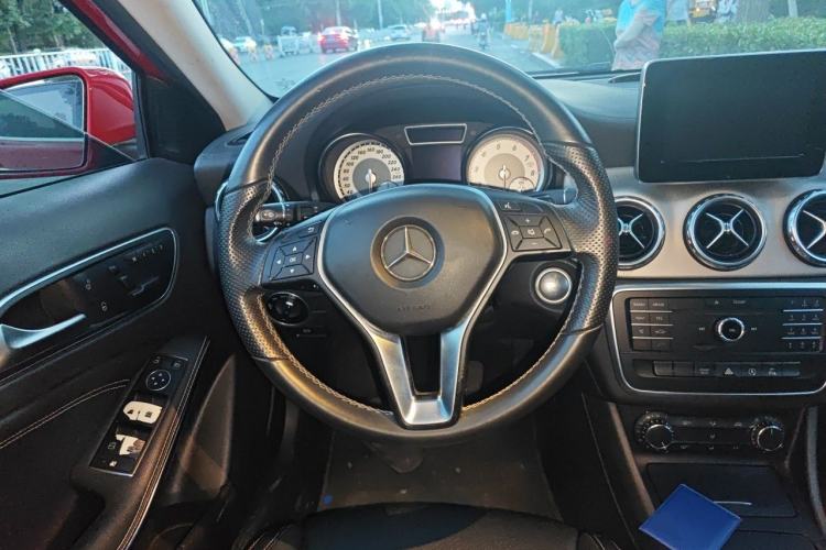 Used Mercedes-Benz GLA 2016 GLA 200 Fashion Model Steering Wheel