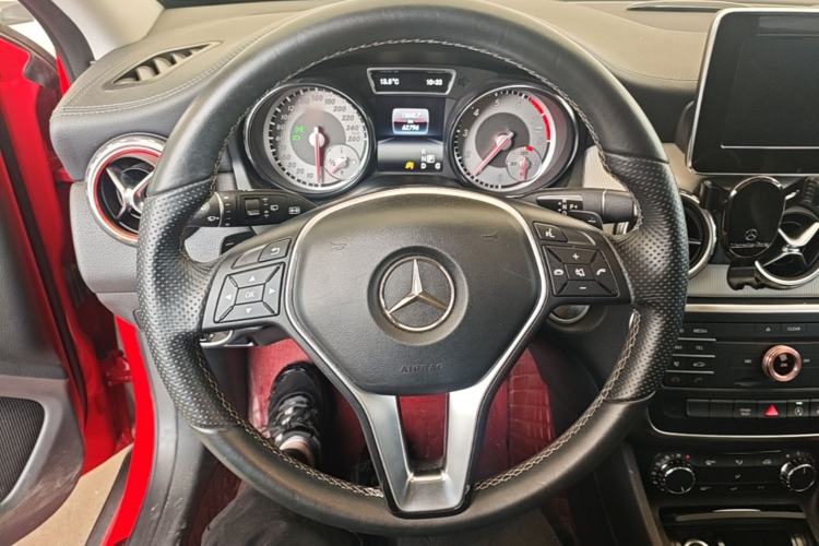 Used Mercedes-Benz GLA 2016 GLA 200 Fashion Model Steering Wheel