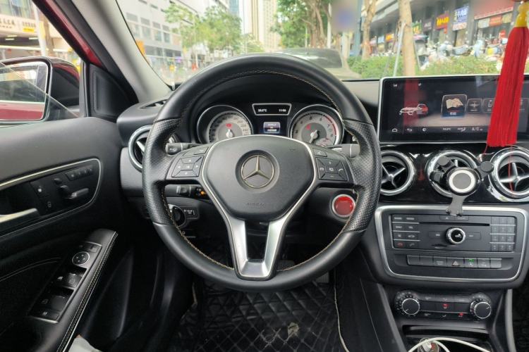 Used Mercedes-Benz GLA 2016 GLA 200 Fashion Model Steering Wheel