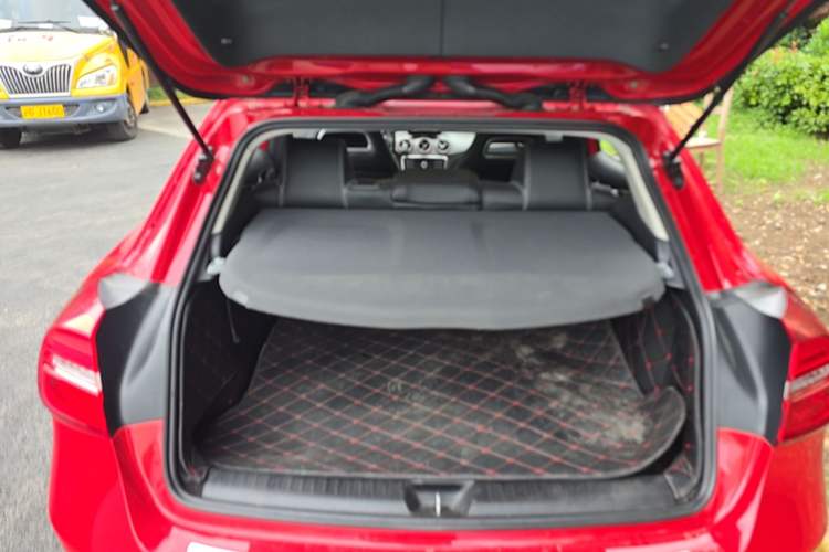 Used Mercedes-Benz GLA 2016 GLA 200 Fashion Model Trunk