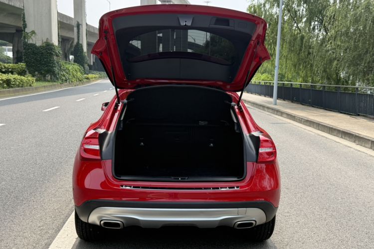 Used Mercedes-Benz GLA 2016 GLA 200 Fashion Model Trunk