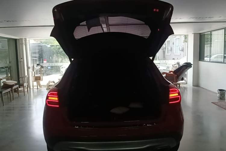 Used Mercedes-Benz GLA 2016 GLA 200 Fashion Model Trunk