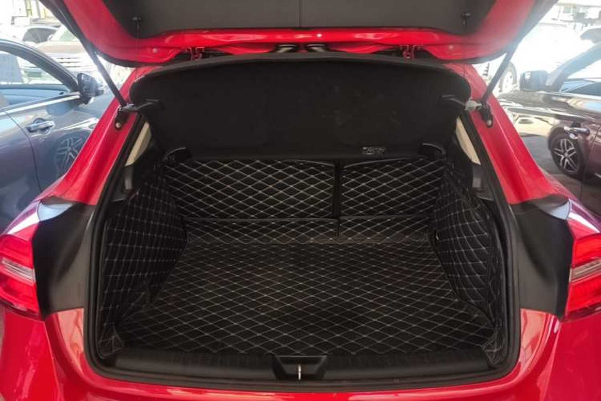 Used Mercedes-Benz GLA 2016 GLA 220 4MATIC Fashion Edition Trunk