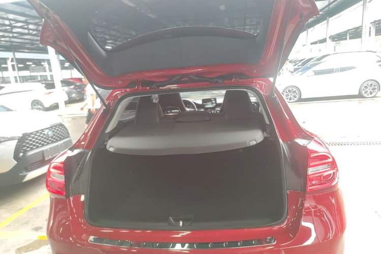 Used Mercedes-Benz GLA 2016 GLA 220 4MATIC Fashion Edition Trunk