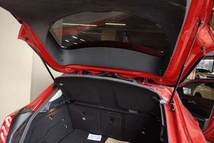 Used Mercedes-Benz GLA 2016 GLA 220 4MATIC Fashion Edition Trunk