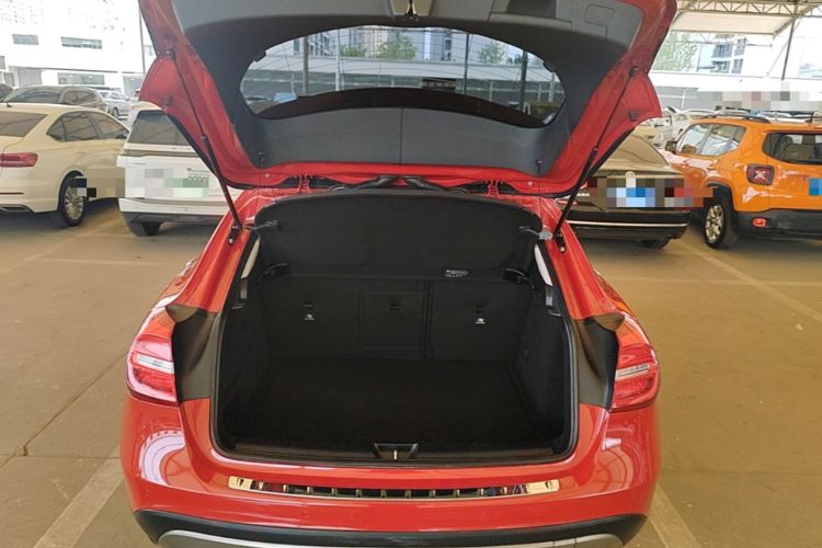 Used Mercedes-Benz GLA 2016 GLA 200 Fashion Model Trunk
