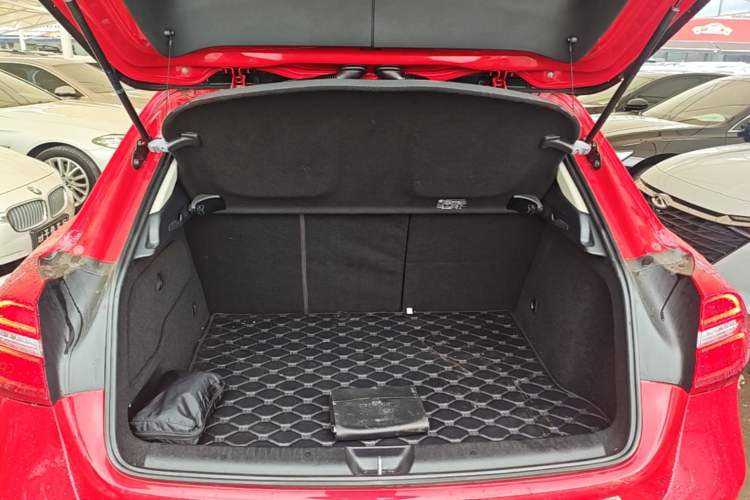 Used Mercedes-Benz GLA 2016 GLA 200 Fashion Model Trunk