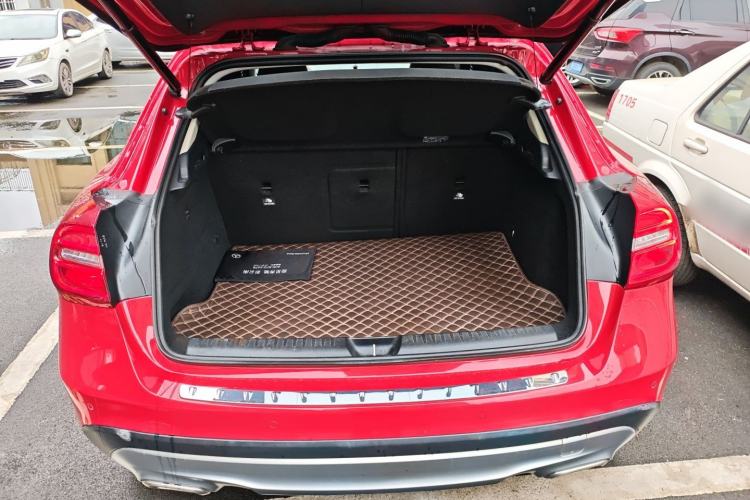 Used Mercedes-Benz GLA 2016 GLA 200 Fashion Model Trunk