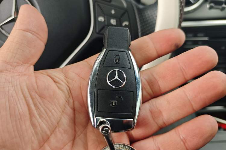 Used Mercedes-Benz GLA 2016 GLA 200 Fashion Model Vehicle Key