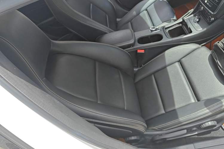 Used Mercedes-Benz GLA 2016 GLA 200 Fashion Model Right Front Seat