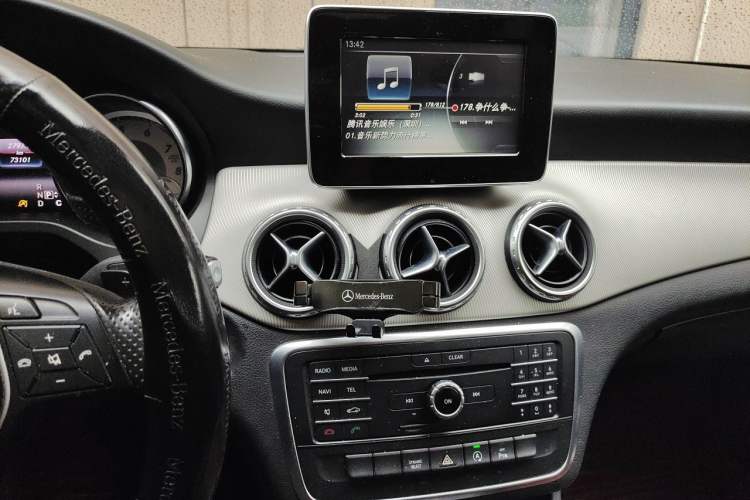 Used Mercedes-Benz GLA 2016 GLA 200 Sport Edition Audio And AC Panel