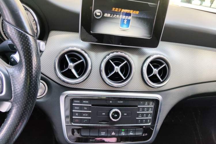 Used Mercedes-Benz GLA 2016 GLA 200 Sport Edition Audio And AC Panel