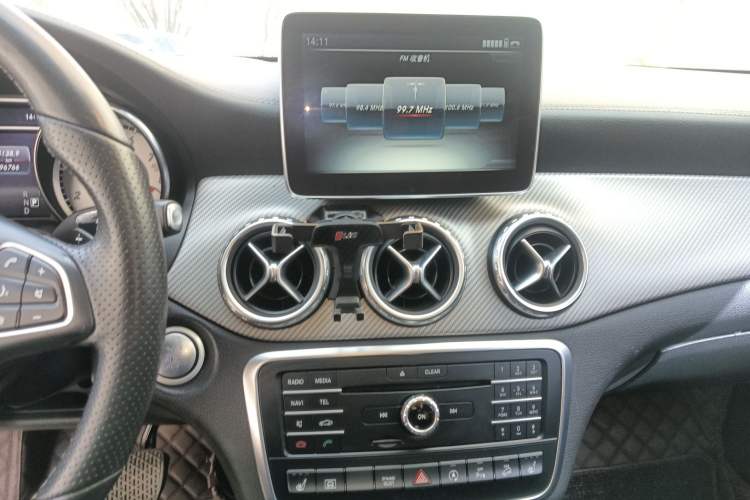 Used Mercedes-Benz GLA 2016 GLA 220 4MATIC Luxury Model Audio And AC Panel