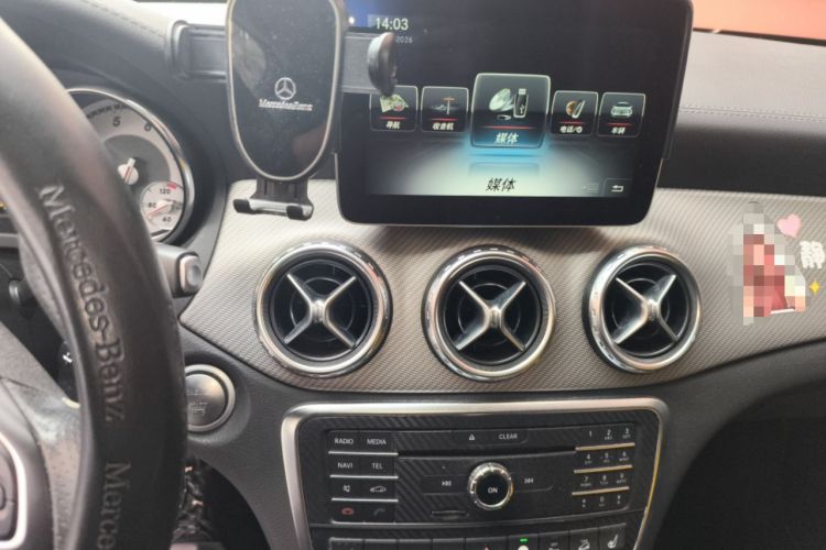 Used Mercedes-Benz GLA 2016 GLA 220 4MATIC Fashion Edition Audio And AC Panel